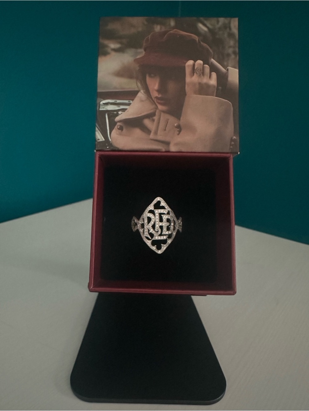 Taylor Swift RED ALBUM RING - Picture 2 of 4
